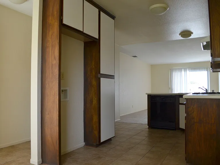 14762 Sequoia St — Photo 7