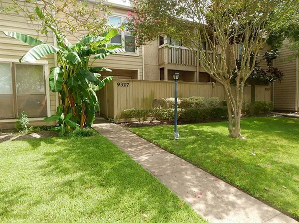9327 Pagewood Ln, Houston, TX 77063