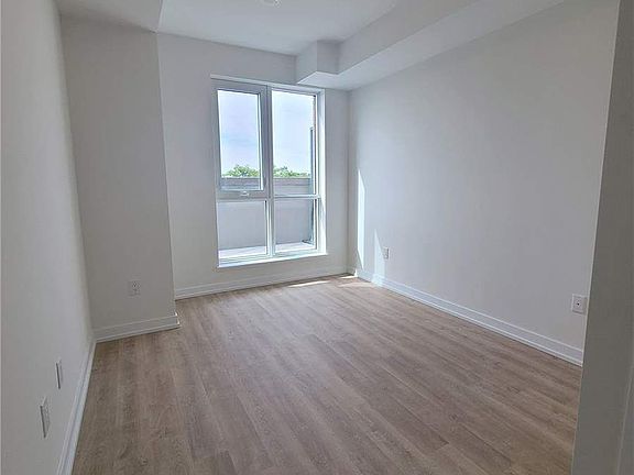 4th image of 2300 Saint Clair Ave W #506