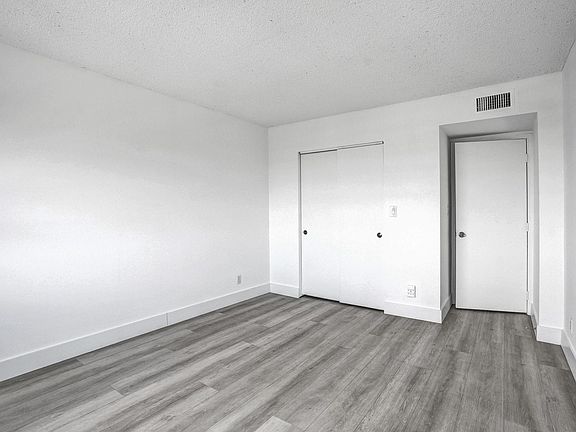4th image of 900 NE 18th Avenue #1004