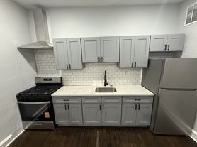 1107 Louis St - B, 1107 Louis St - B