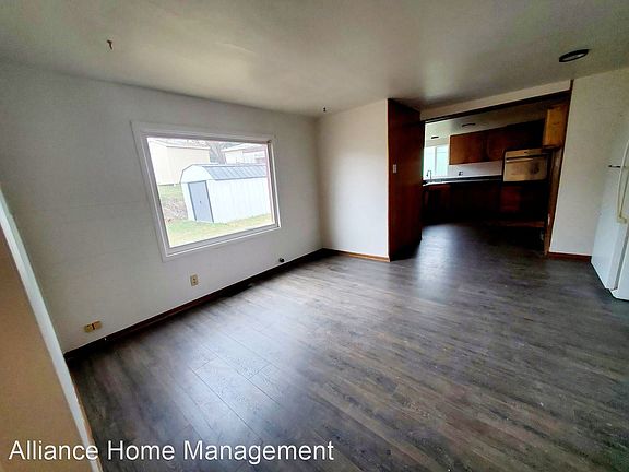2nd image of 609 W Palouse River Dr