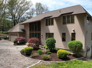 35 Pinnacle Mountain Rd, Simsbury, CT 06070