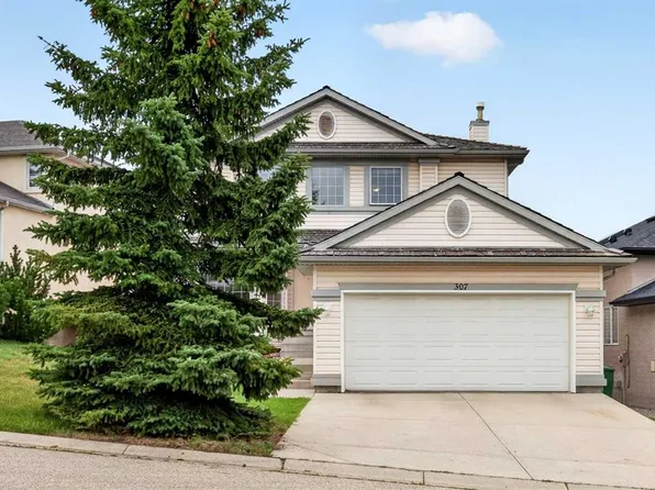 307 SW Edgeridge Gdns NW, Calgary, AB T3A 5Z2