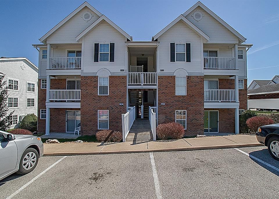 1st image of 1241 Woodland Point #I