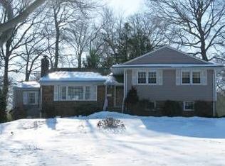 45 Ashwood Rd, New Providence, NJ 07974