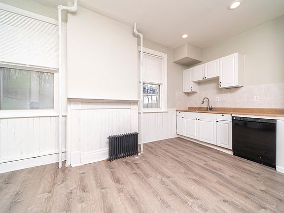 3rd image of 4 Winslow Ave APT 1