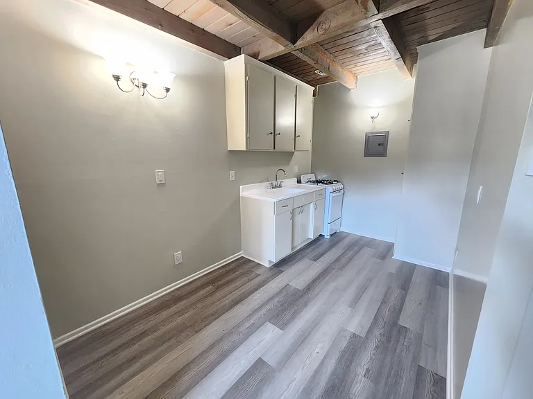 15043 Victory Blvd #11 — Photo 6