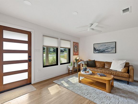 4th image of 1803 Perez St