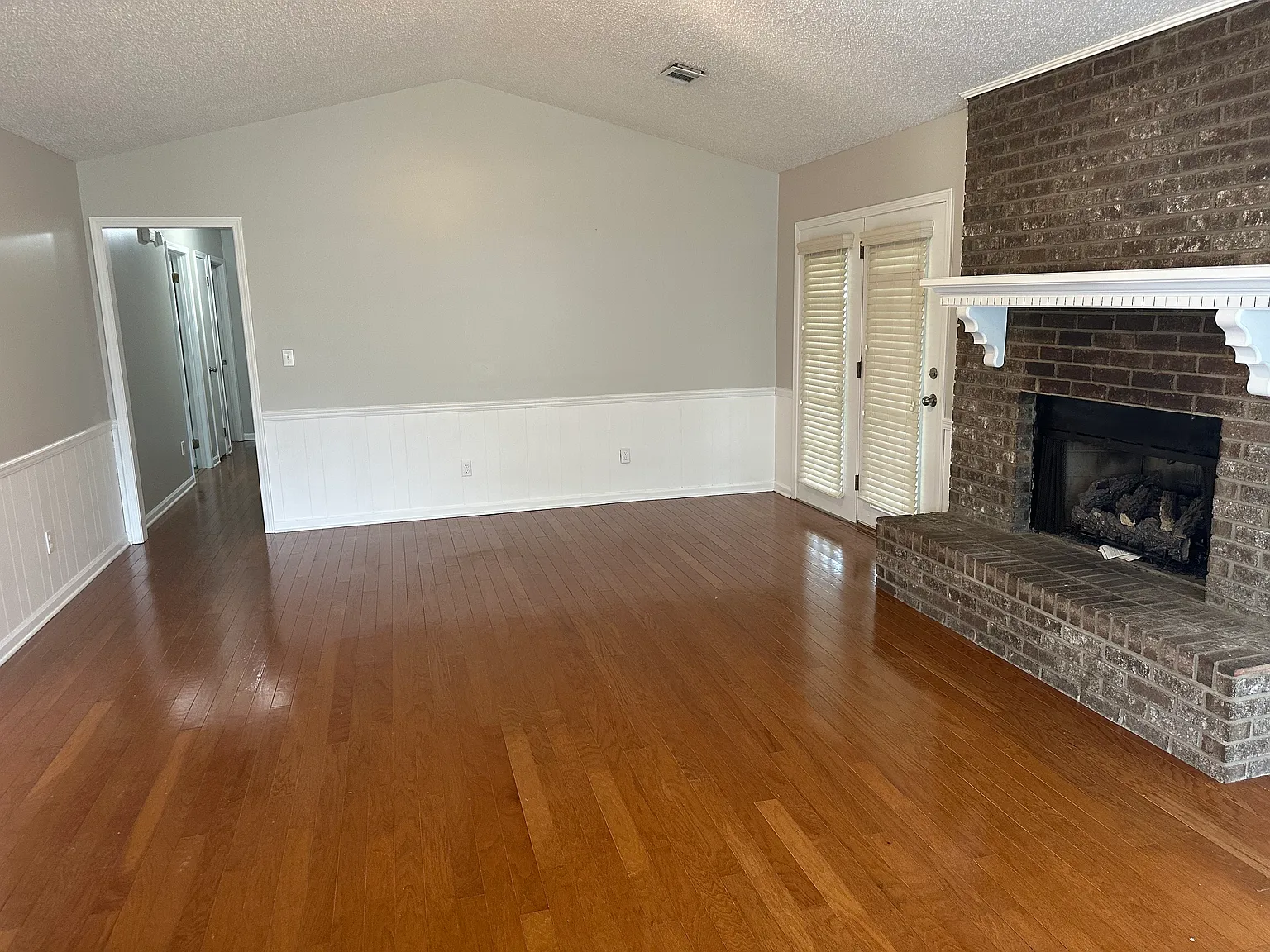 3 bed, 1448 sqft, $1,800 — Photo 2