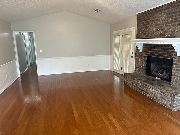 2nd image of 1702 14th St E