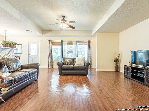 3rd image of 125 Wistoria Ct