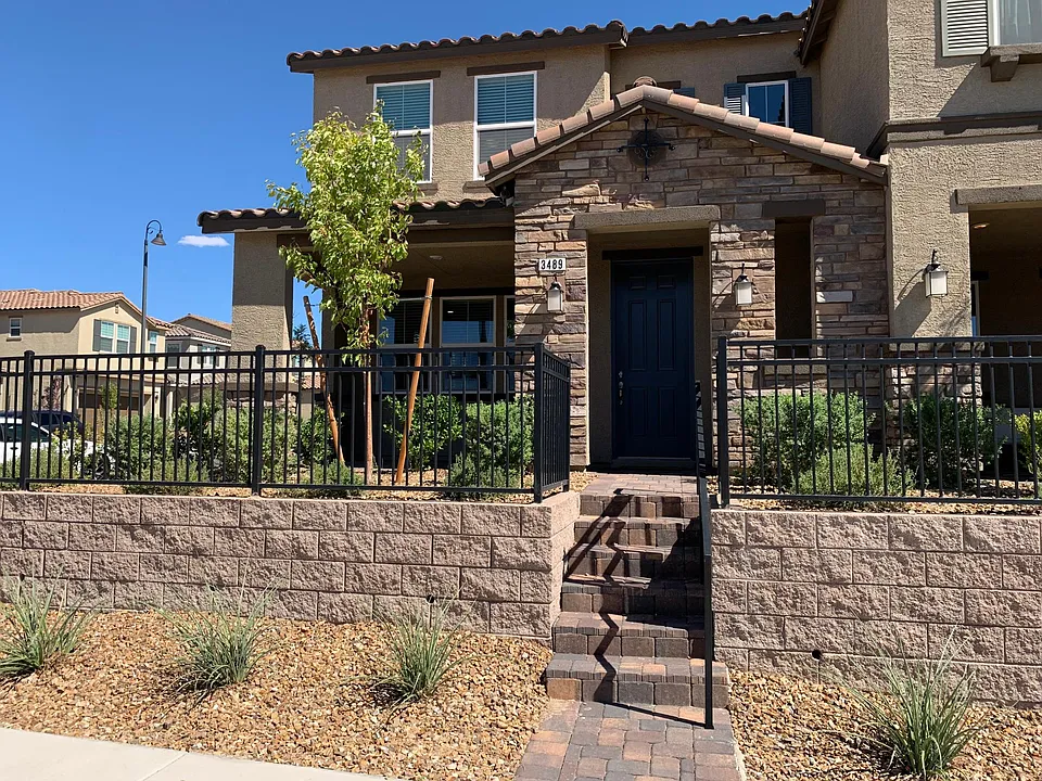 3489 Serravalle Ln