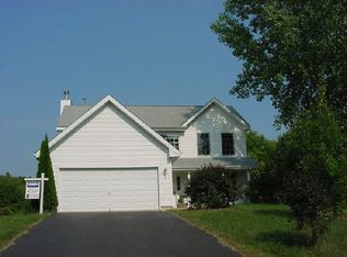 221 Candlewick Dr NE, Poplar Grove, IL 61065