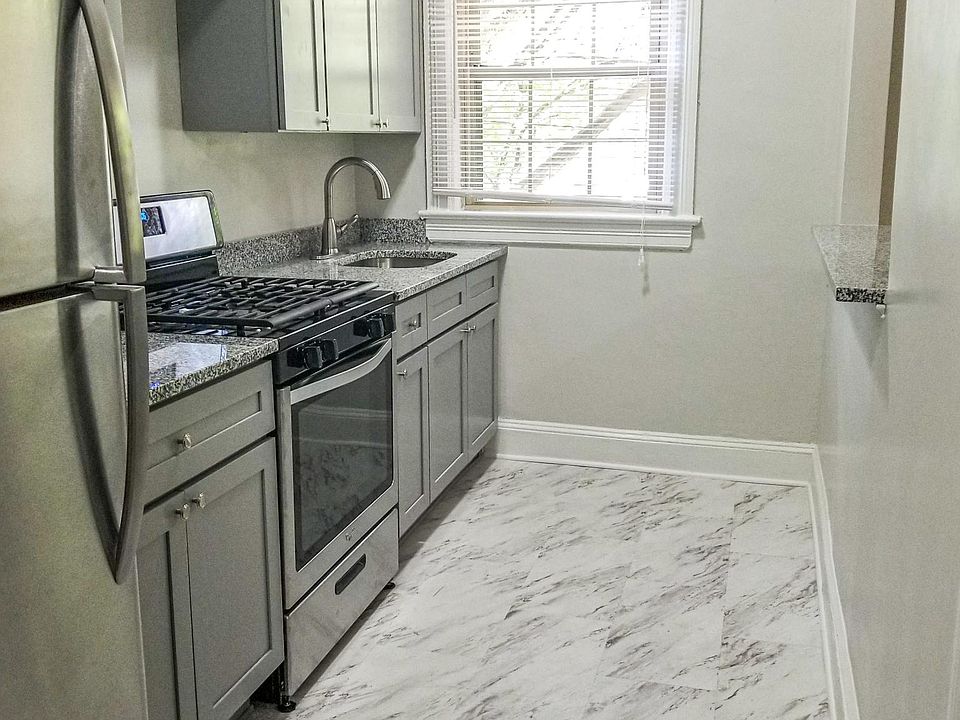 1BR, Apt 406 Kitchen