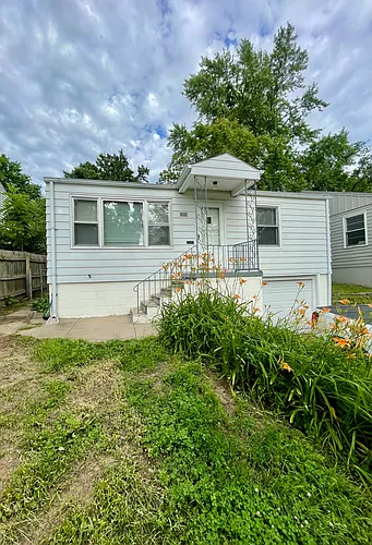 3905 N 54th St Photo 1