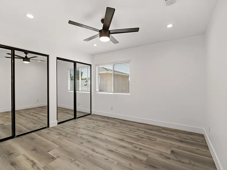 2729 Frankel St #1/2 — Photo 28