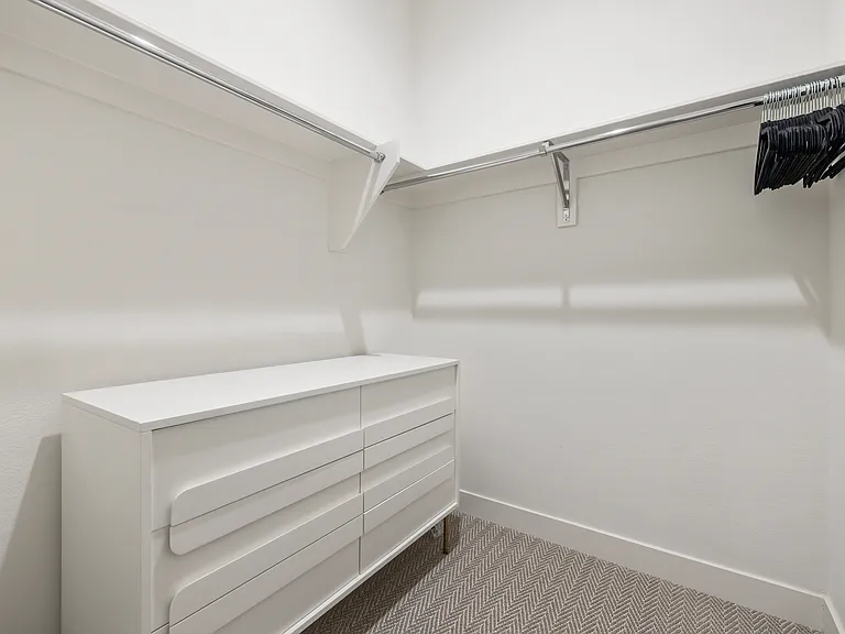 1701 Retreat Cir — Photo 42