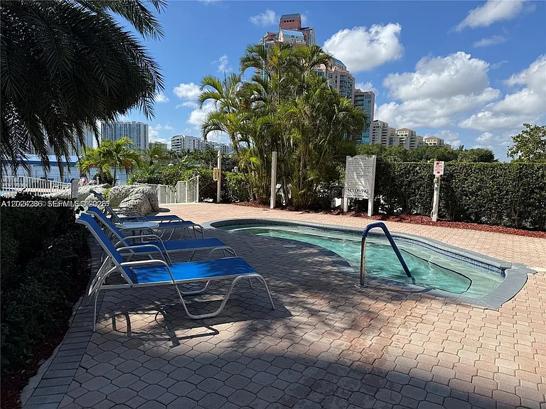 3530 Mystic Pointe Dr #1907 — Photo 33