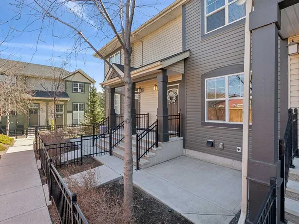 420 NW McKenzie Towne Sq SE, Calgary, AB T2Z 1C8