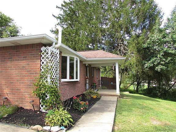 2nd image of 593 N 14th St