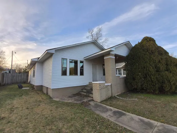 1305 Gordon Dr, Sheffield, AL 35660