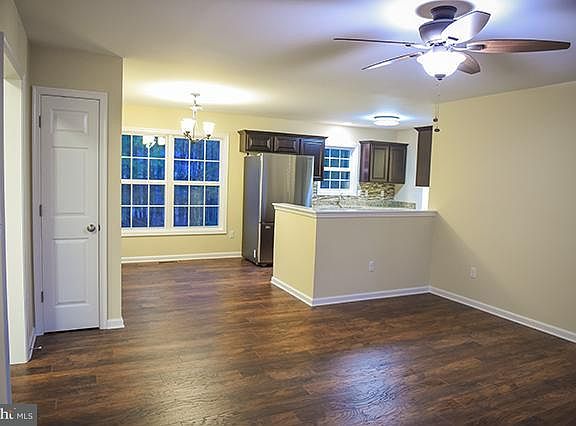 4th image of 405 Creekside Trl