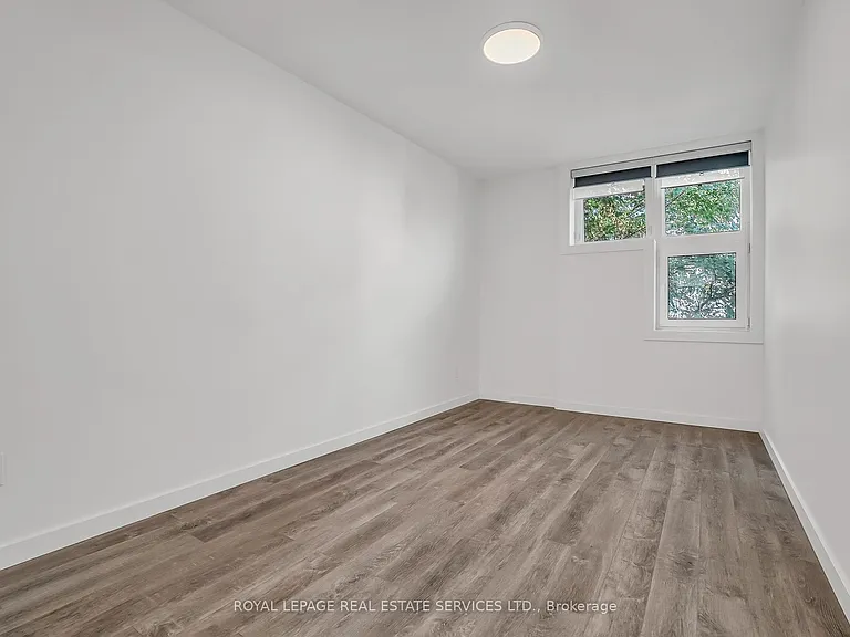 439 Winona Dr #C — Photo 25