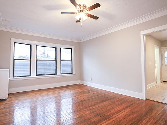 2nd image of 4423 N Paulina St #1