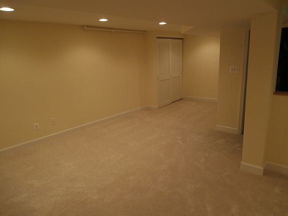 3rd image of 1112 Grandin Ave