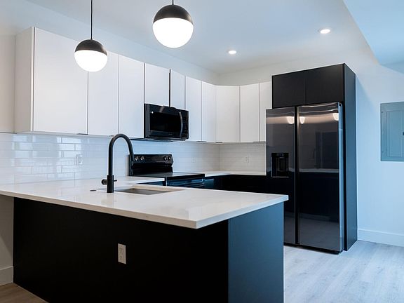 4th image of 1103 S 47th St #B