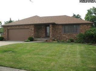 4321 Coral Gables Dr, Parma, OH 44134