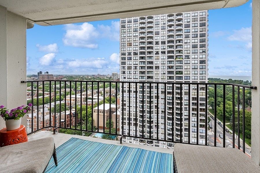 1960 N Lincoln Park W APT 1811, Chicago, IL 60614 Zillow