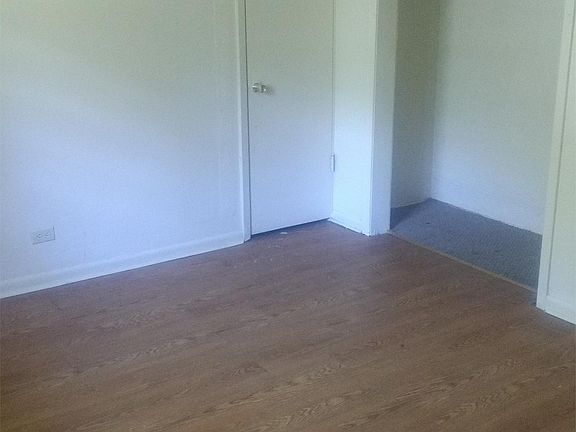 4th image of 211 Heard St #A