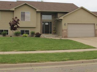 5709 S San Diego Ave, Sioux Falls, SD 57106