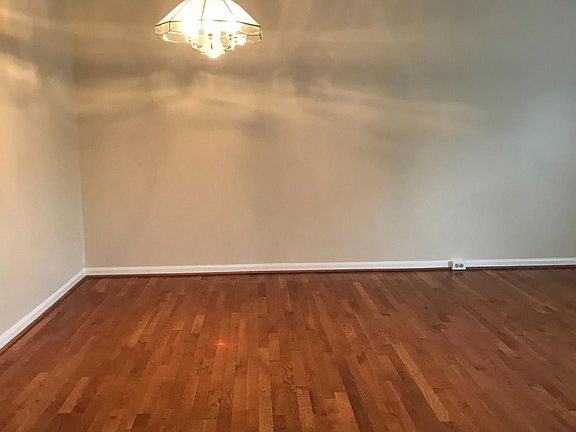 4th image of 7353 Crestleigh Cir