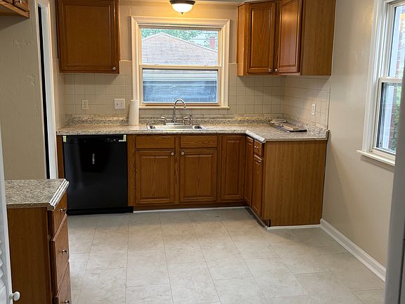 4th image of 20312 Gaukler St