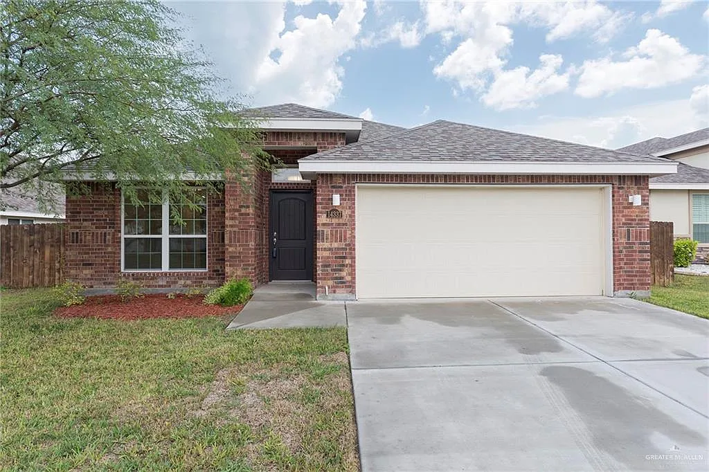 3 bed, 2.0 bath, 1696 sqft, $2,000 — Photo 1