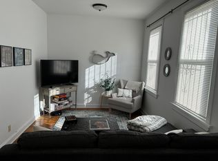 1346 N Greenview Ave #1F, Chicago, IL 60642