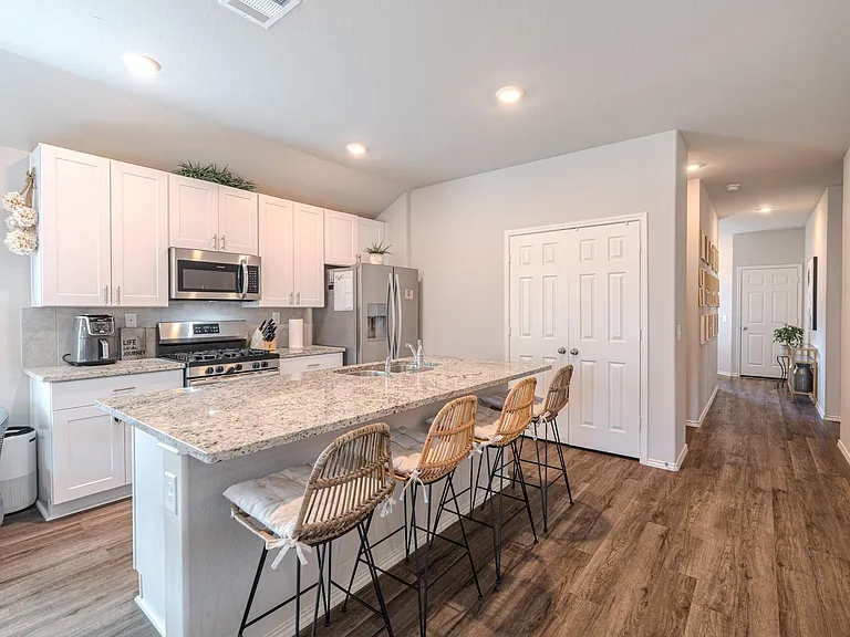 26106 Halwell Manor Ln — Photo 8