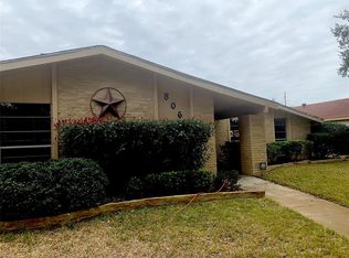 806 Timberdale St, Grand Prairie, TX 75052