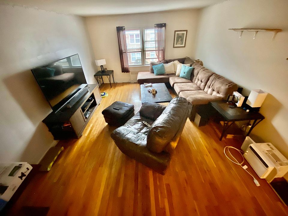 1st image of 205 S Broadway APT 2