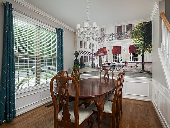 5th image of 665 Winter Hill Ln