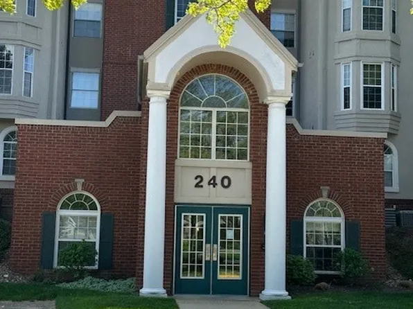 240 Fox Hollow Dr APT 105, Mayfield Heights, OH 44124