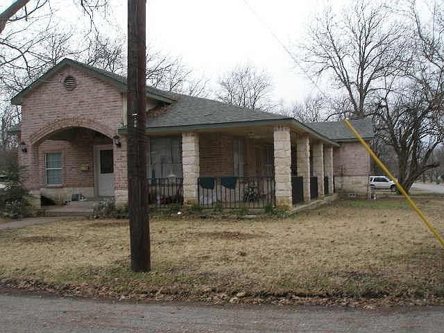 2nd image of 319 Austin St