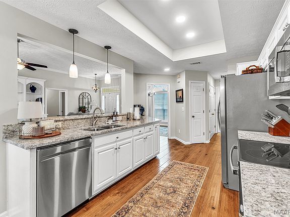 5th image of 69 Harrison Hill Ct