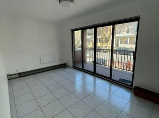 25-70 38th St #1AA, Astoria, NY 11103