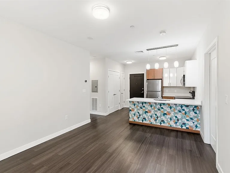 999 Hancock St #509 — Photo 5