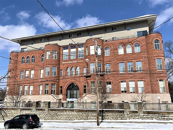 2nd image of 2700 Ashland Ave Unit 25