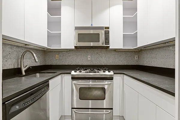 Rented by Douglas Elliman | media 3